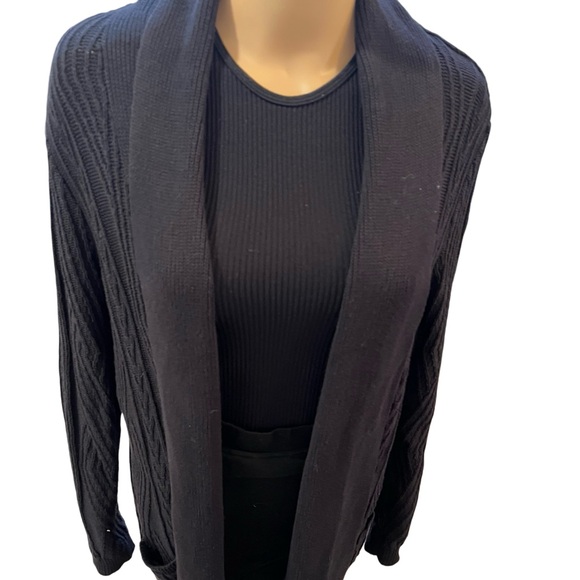 Beautiful knit cardigan - Picture 3 of 7